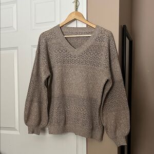 (NO TAG) XL - tan/cream/oatmeal v-neck balloon sleeve 100% polyester sweater